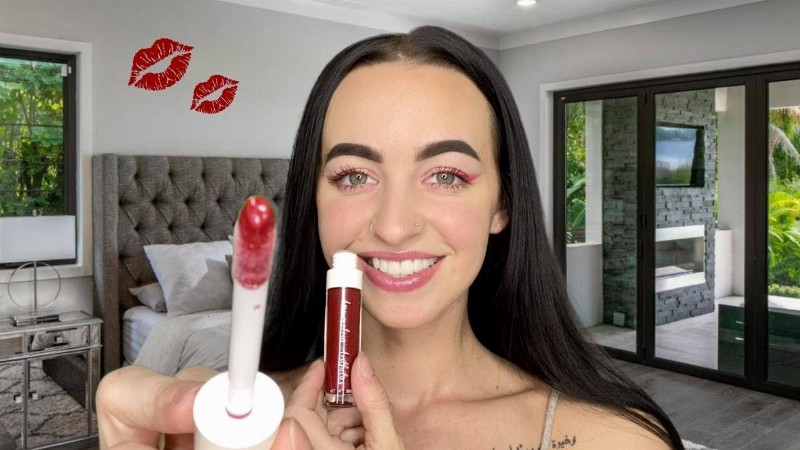 image 0 [asmr] Sister Applies Your Lip Gloss : New Colors