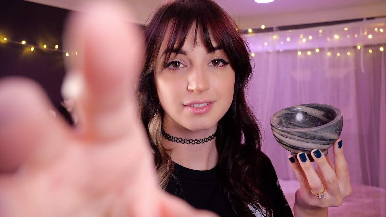 image 0 Asmr : Tapping Closer & Closer To Your Face.... Then Tapping You!